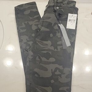 STS BLUE NWT high rise camo ankle jeans size 27